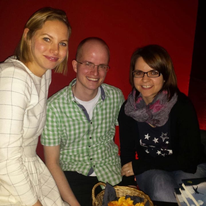 Sabrina und Benni Wollmershäuser bei der Buchpremiere zu „Der Tod kann mich mal!“ im März 2015 in München